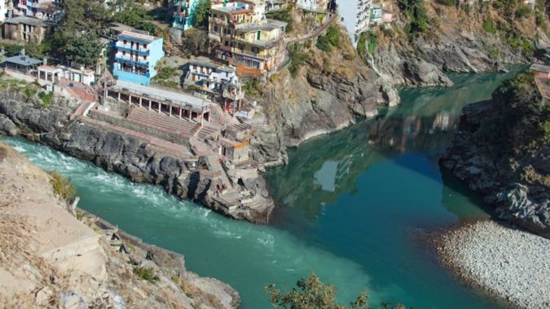 Peaceful spiritual atmosphere in Devprayag Uttarakhand