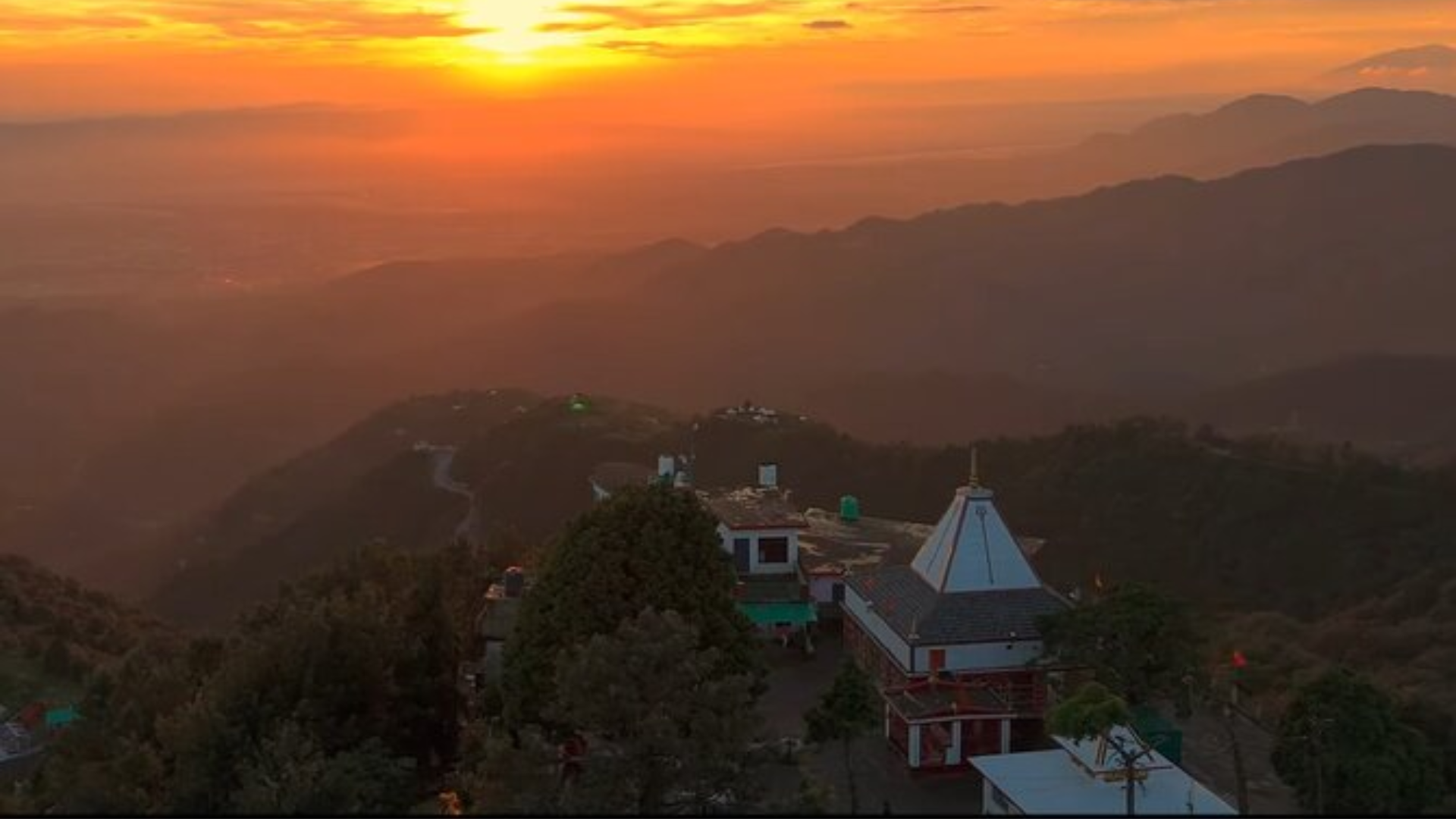 Spiritual atmosphere at Kunjapuri Devi Temple Rishikesh