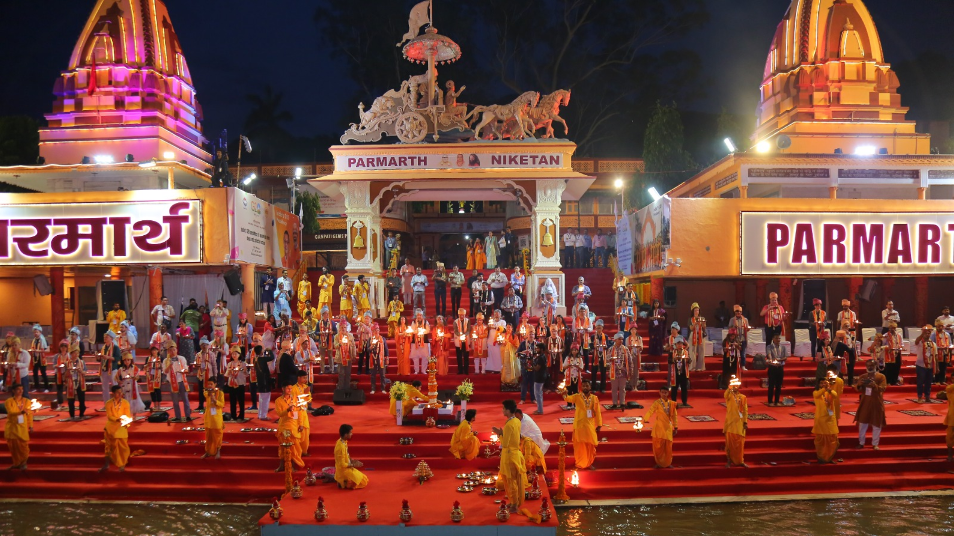 Parmarth Niketan Ashram Ganga Aarti Rishikesh