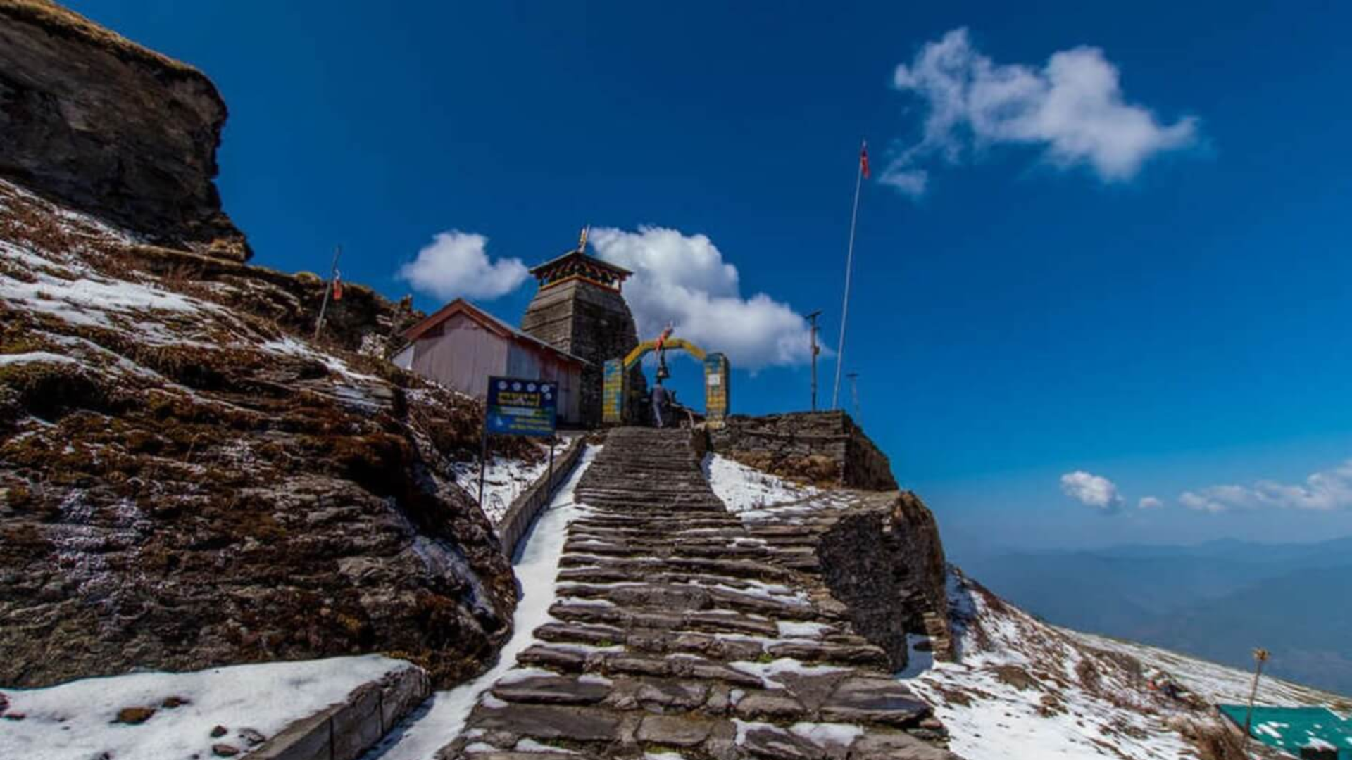 Tungnath Temple trek route from Chopta in Uttarakhand