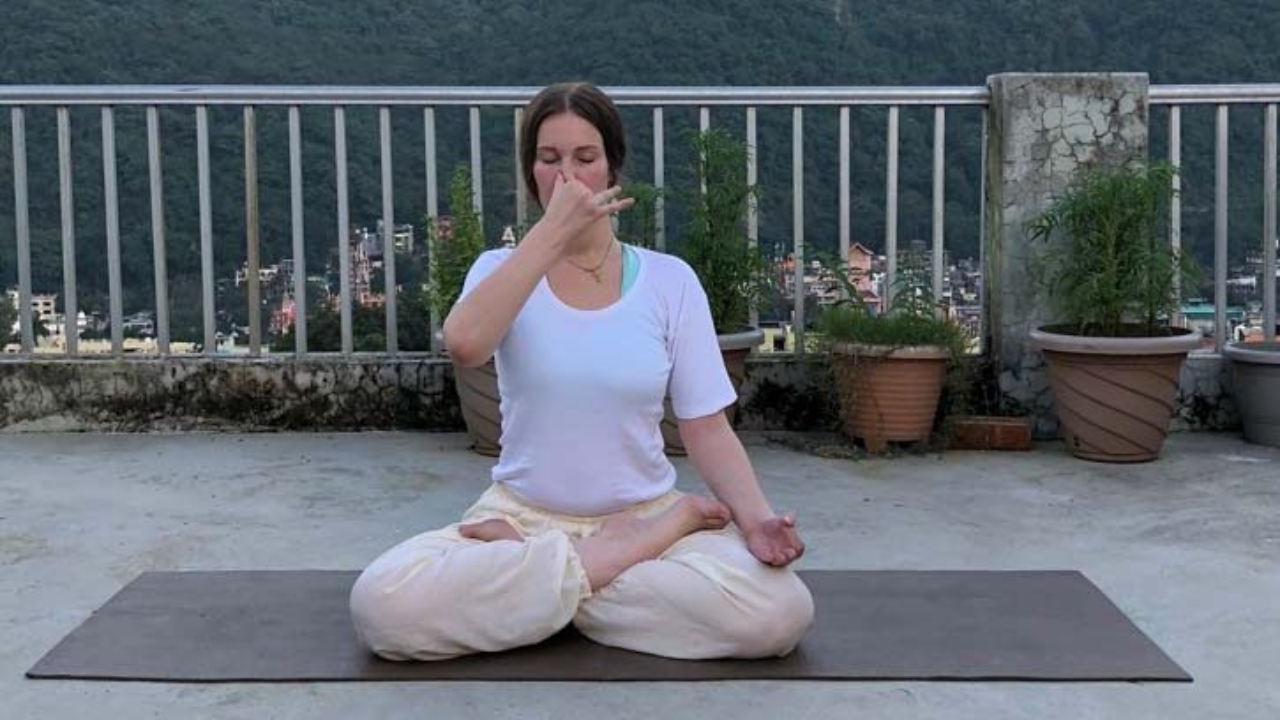 Anulom Vilom alternate nostril breathing for blood purification detox